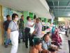 Anggota Kodim 0307/TD Bantu Baksos Kesehatan Tzu Chi Indonesia ke-140 di Kota Padang, Sumatera Barat