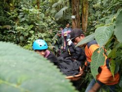 Letkol Czi Sutrisno,S.T.,M.I.P Pimpin Personil 0307/TD Evakuasi Korban Survivor Erupsi Gunung Merapi