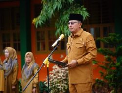 Jadi Pembina Upacara Di SMAN 2 Lintau Buo Bupati Eka Putra Sampaikan Jangan Pernah Takut Salah Dalam Belajar