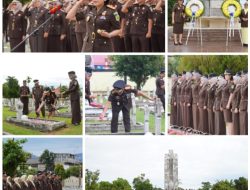 Jumat, 29 Agustus 2025, Kejaksaan Tinggi Sumatera Barat melaksanakan Upacara Ziarah Makam Pahlawan dalam rangka memperingati Hari Lahir Kejaksaan Republik Indonesia ke-80 Tahun 2025.
