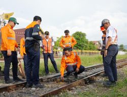 Tingkatkan Keselamatan, Jajaran Divre II Sumbar Lakukan Walkthrough di Area Stasiun Padang dan Depo Lokomotif Padang
