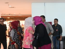 Komandan Puspenerbal Sambut Kedatangan Kasal dan Ketua Umum Jalasenastri