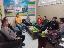 Kapolsek Sungai Tarab IPTU Arfinus Bersama Wakapolsek IPDA Rismaizal Terima Silaturahmi Awak Media di Mapolsek