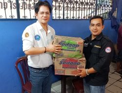 Firman Ketua  LAN Sumbar Berbagi Sembako untuk Awak Media