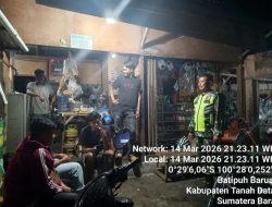 Personel Koramil 08/Batipuh Bersama Tomas Laksanakan Patroli Siskamling Kolaborasi di Wilayah Batipuh.