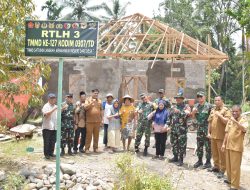 Pastikan Berjalan Tepat Waktu Dan Tepat  Sasaran Tim Wasev TMMD Ke-127 Tinjau Langsung Progres RTLH Ibu Masraini di Pagaruyung