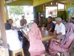 Babinsa Koramil 04/Lintau Buo Perkuat Sinergi Lewat Komsos Bersama Aparat dan Tokoh Masyarakat