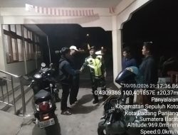 Jaga Ketertiban Masyarakat, Babinsa Koramil 05/X Koto Turun Langsung Patroli Malam