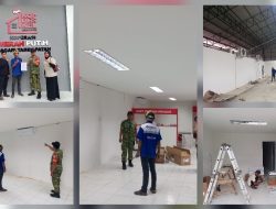 Pastikan Fasilitas Berfungsi Optimal, Babinsa Koramil 09/Salimpaung Awasi Pemasangan AC KDKMP